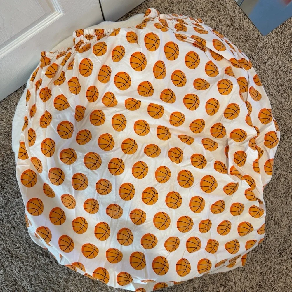 Crate and Barrel Kids Basketball Print Kids Bedding Set with Quilt/Comforter